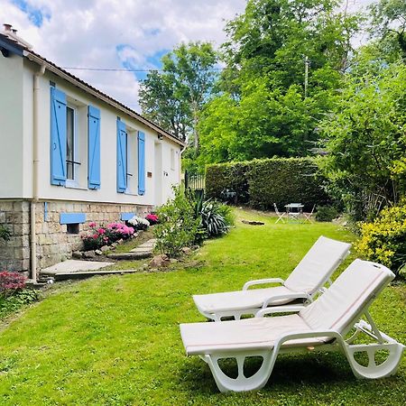 Les Volets Bleus Villa Parmain Exterior foto